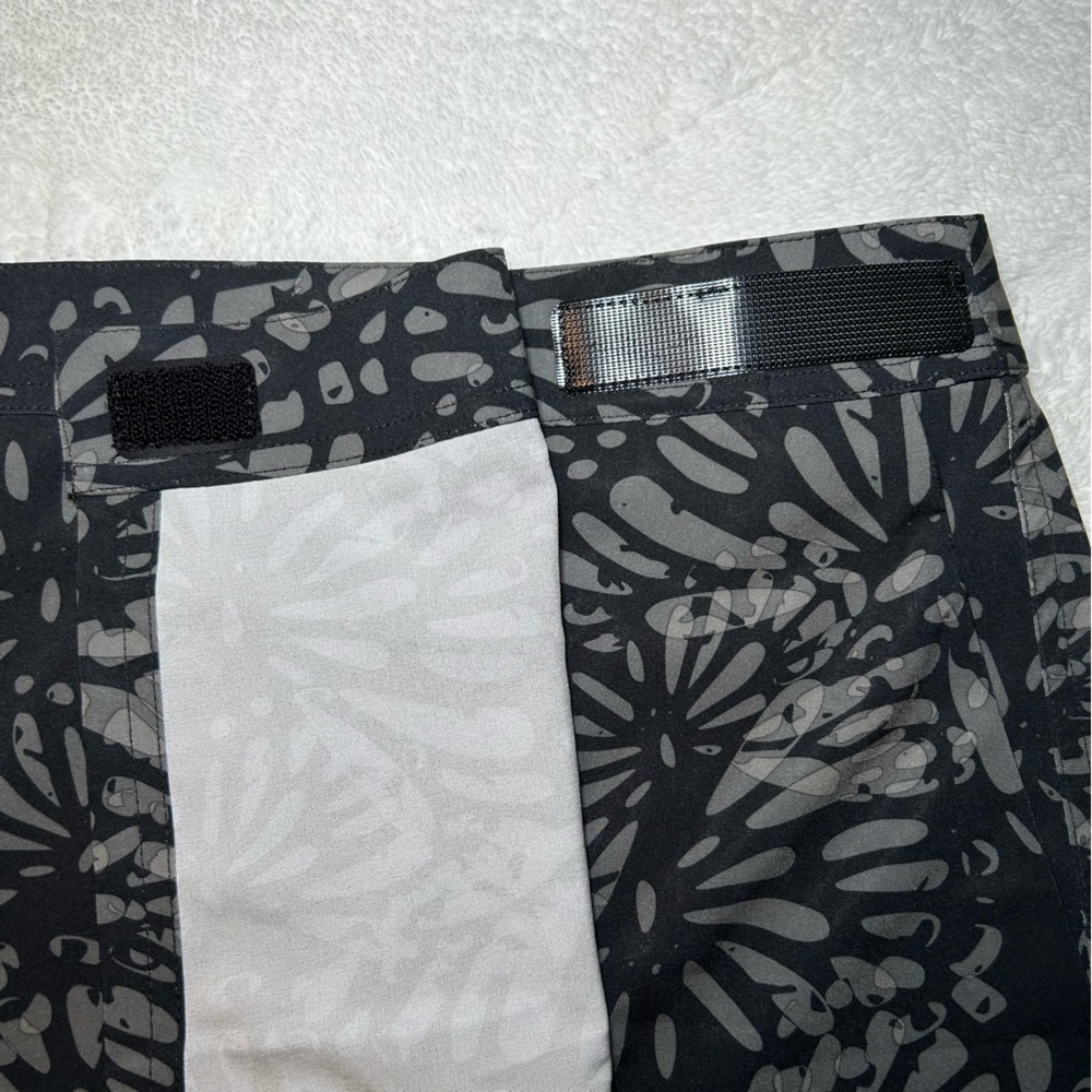 NWT RipSkirt Hawaii Charcoal & Black Shibori Butterfly Length 2 Size XXL - Picture 8 of 15